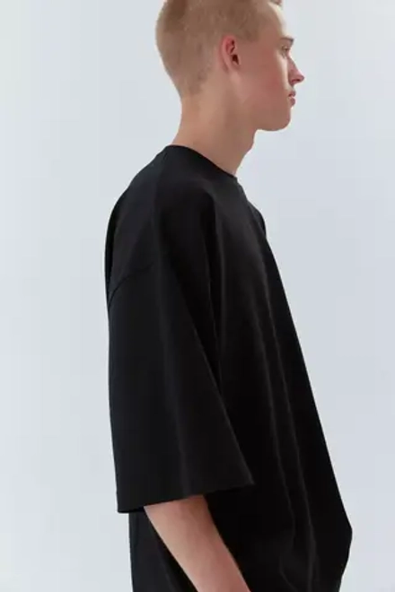 Огромная футболка из черного хлопка