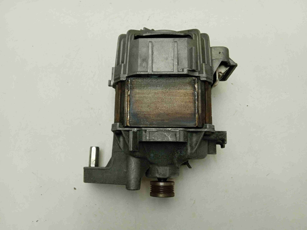 WFT2830 кт187 Двигатель 8 контактов для стиральной машины Bosch WFT2830 б/у
