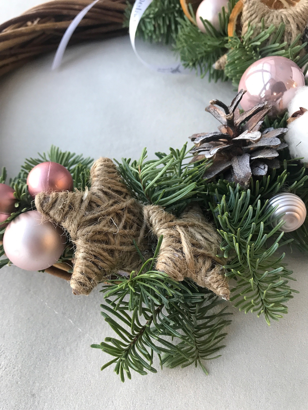 Мастер-класс РОЖДЕСТВЕНСКИЙ ВЕНОК на плетеной основе