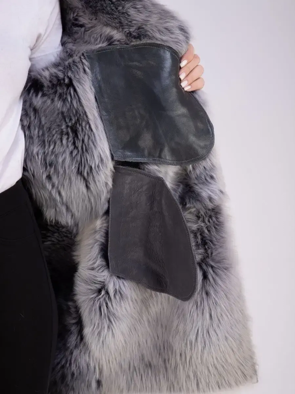 Дубленка зимняя с капюшоном натуральная оверсайз