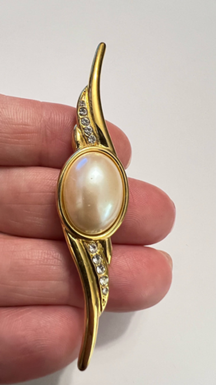 Брошь планка Monet с жемчугом и кристаллами