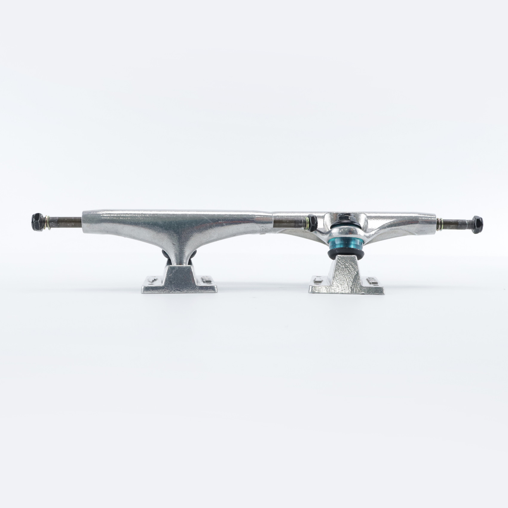 Подвески THUNDER TRUCKS POLISH (SILVER) артикул:Q5WGAK-Bj1vG66S8J0Fqu2 - купить в магазине Дайс