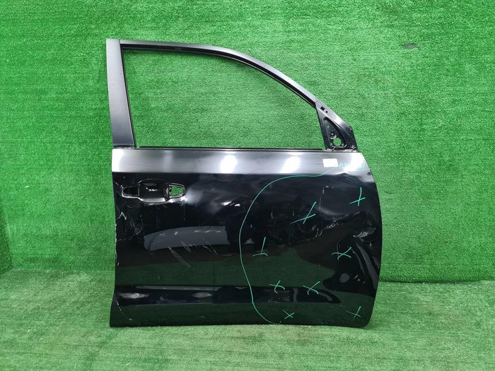 Дверь передняя правая Land Cruiser 200 (2015-2021)