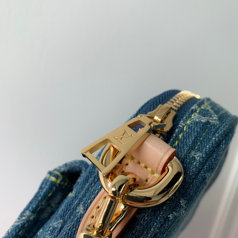 Louis Vuitton Fairfax Pochette