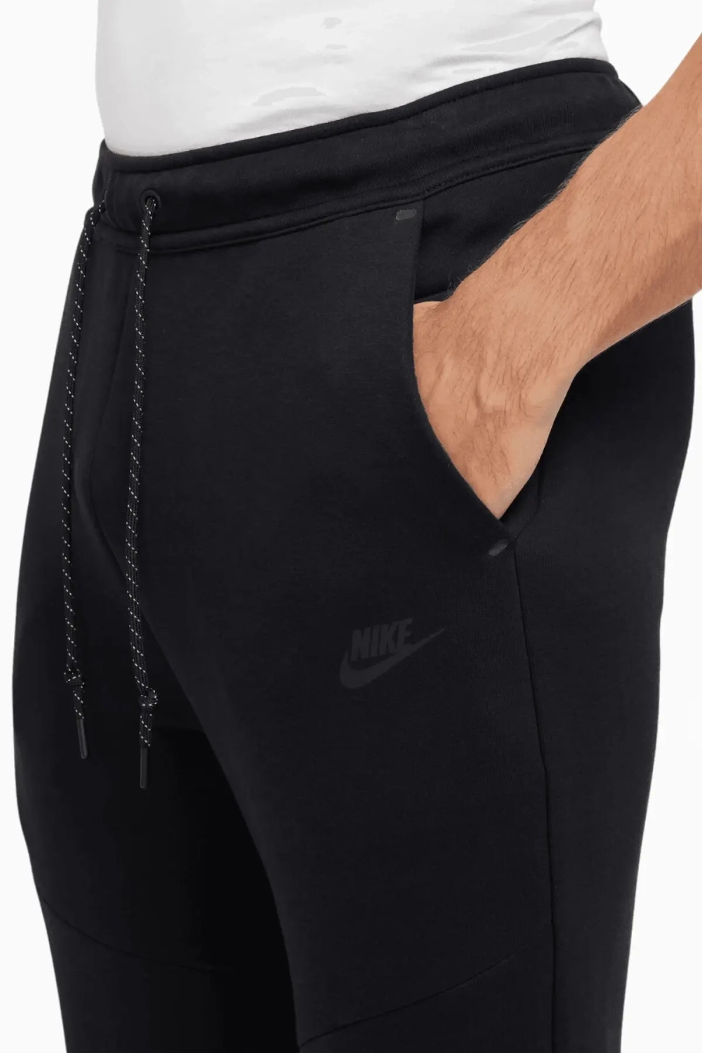 Штаны Nike Sportswear Tech Fleece - черный