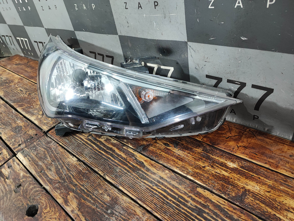 Фара правая Hyundai Solaris 2 (HCR) 20-нв Б/У Оригинал 92102H5500