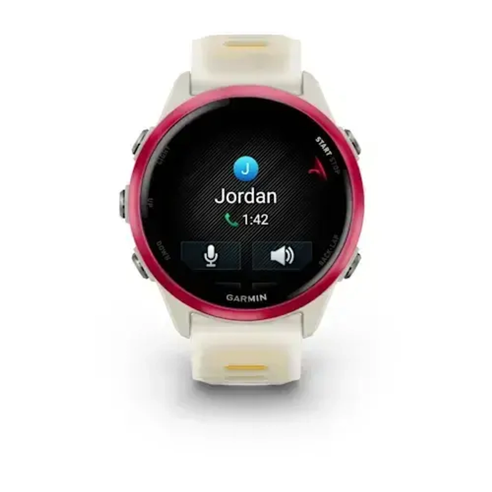 Умные часы Garmin Forerunner 570 - 42 мм Малиновый алюминий с полупрозрачным ремешком цвета слоновая кость/манго