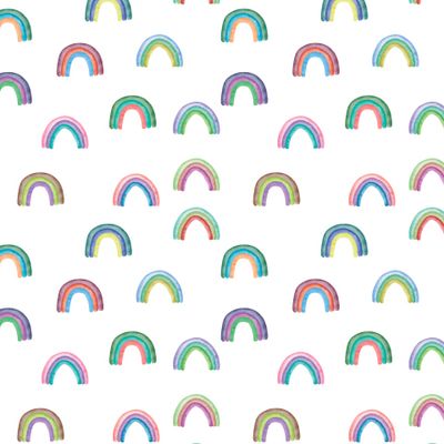 Цветные акварельные радужки на белом фоне