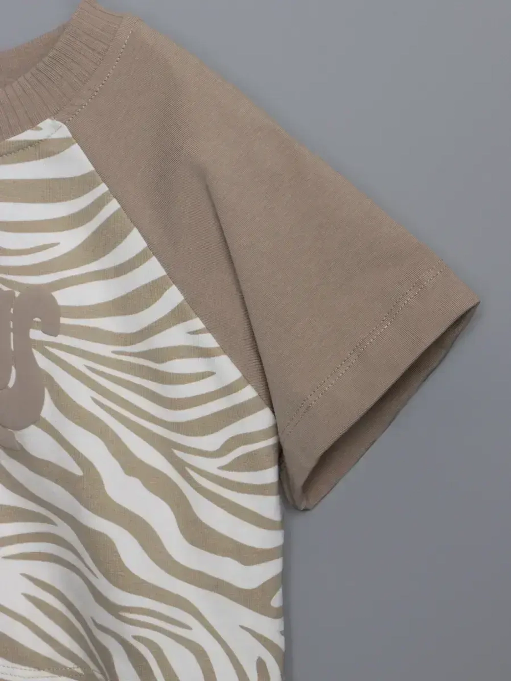 Костюм для девочки спортивный с шортами