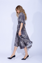 Женское дизайнерское черное платье с поясом