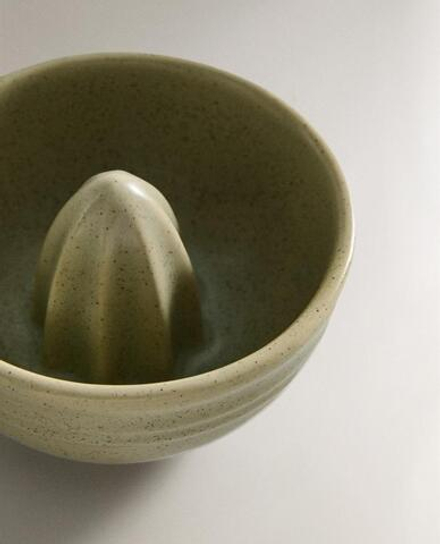 ZARA HOME КЕРАМИЧЕСКАЯ СОКОВЫЖИМАЛКА, ЗЕЛЕНЫЙ