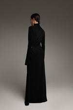 Платье с вырезом на талии