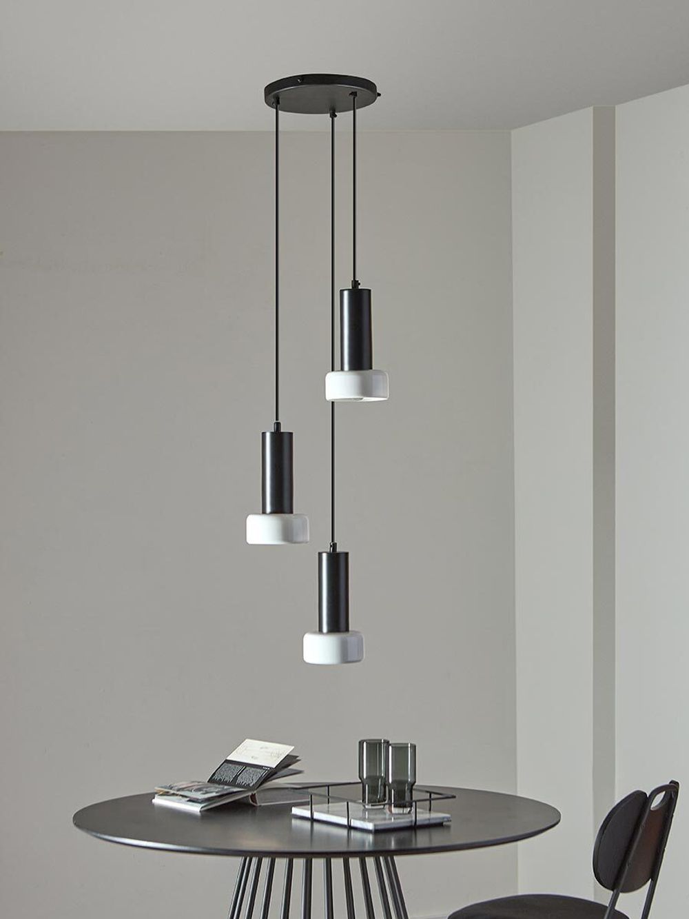 Светильник подвесной каскадный Fungus, Ø15х25 см, 3 плафона, белый/черный