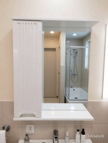 Зеркало шкаф Лира 60 белый