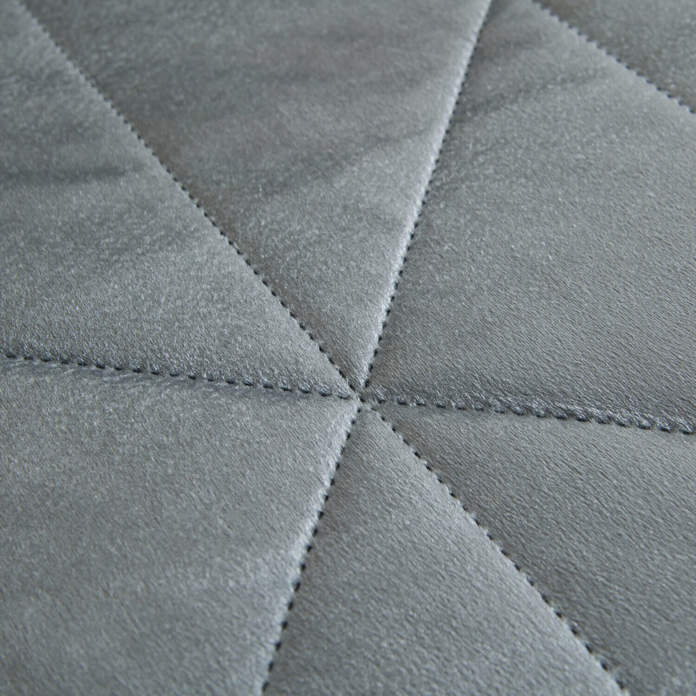 Велюровое покрывало в клетку и две наволочки OVL039