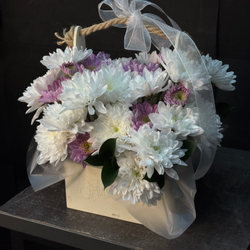 Корзинка с хризантемами