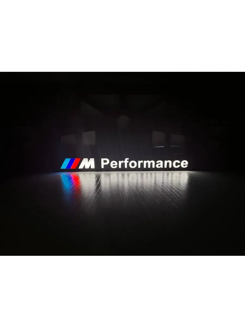 Рамка для номера с подсветкой. BMW Performance по центру