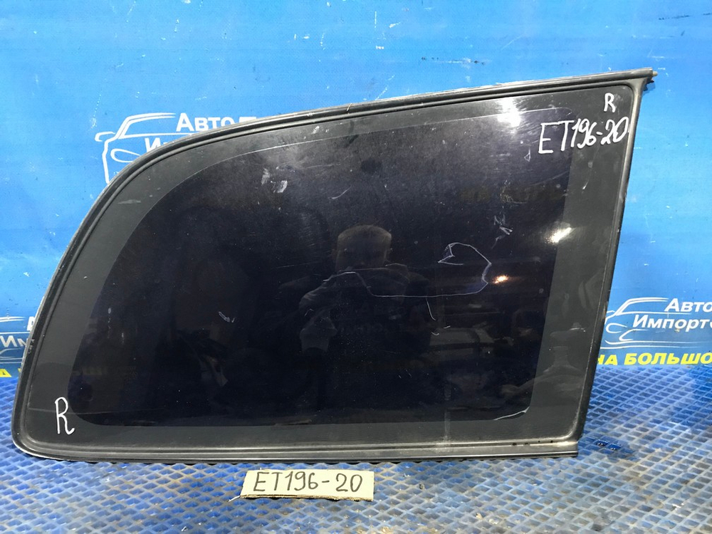 Стекло багажника правое TOYOTA CALDINA 1996