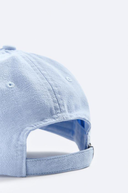 ZARA КЕПКА ИЗ ТКАНИ SOFT С РЕЛЬЕФНЫМ УЗОРОМ, ГОЛУБОЙ
