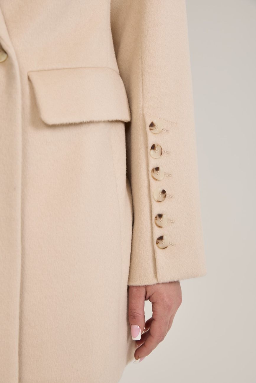 Пальто двубортное укороченное, сливочное