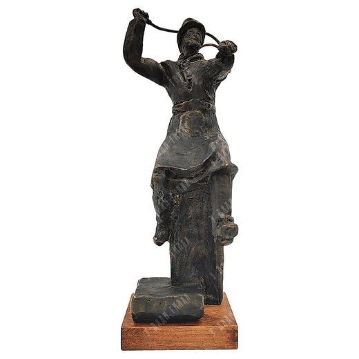 Динес Ю. С. Лихач. Бронза, литьё. 2000 г.