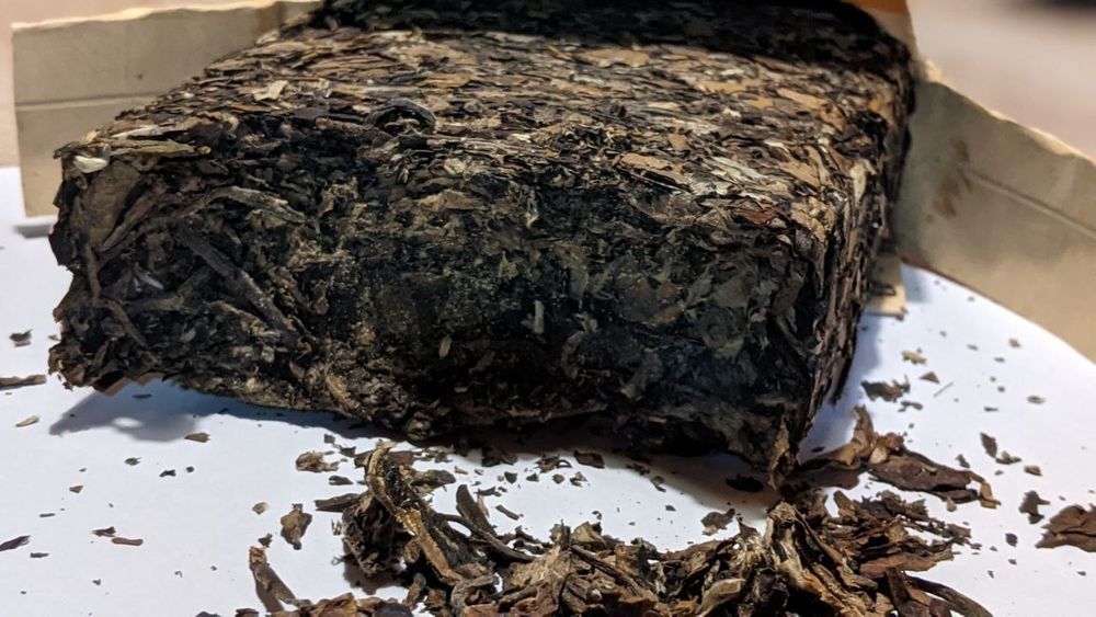 Старый Белый с "Золотыми Цветами", Лао Бай Ча "Цзинь Хуа", в разлом