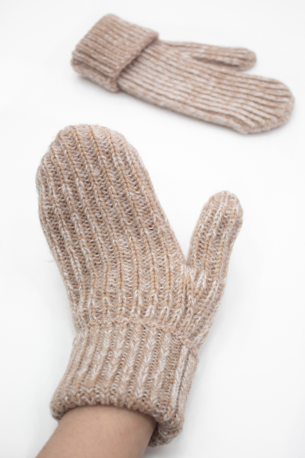 Варежки В215-08 бежевый меланж