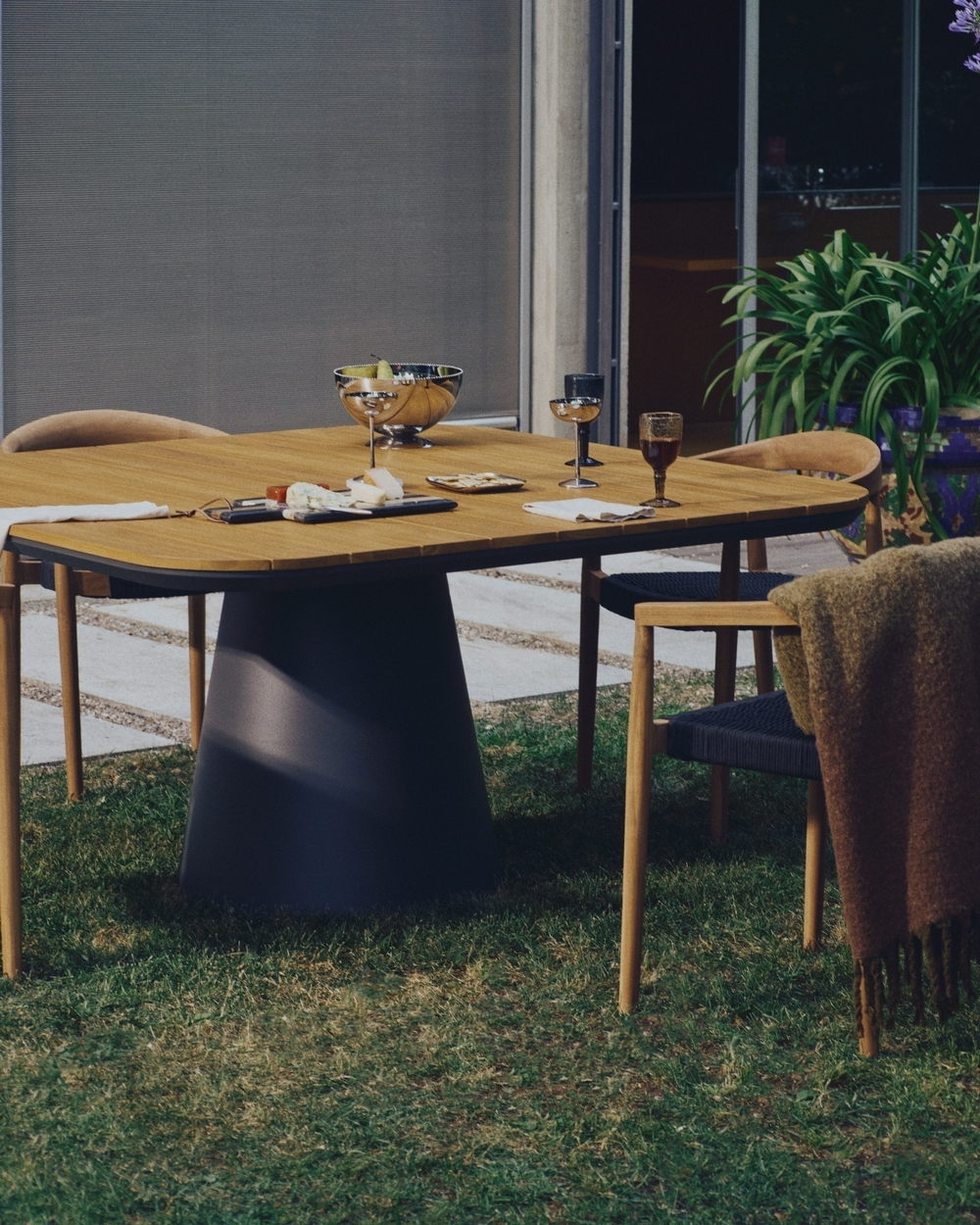 Ydalia Садовый стул из натурального тика и черной веревки