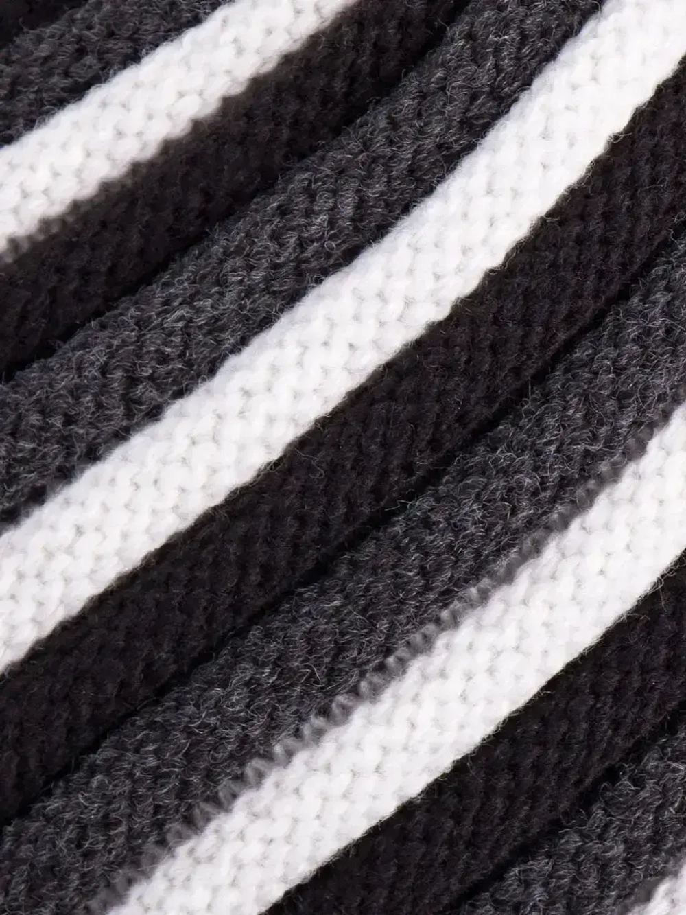 Шапка вязаная зимняя для детей