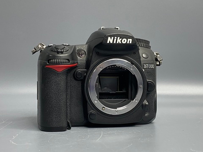 Nikon D7000 70.300 кадров