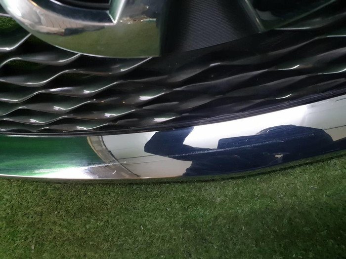 Решетка радиатора Infiniti QX60 (2016-2020)