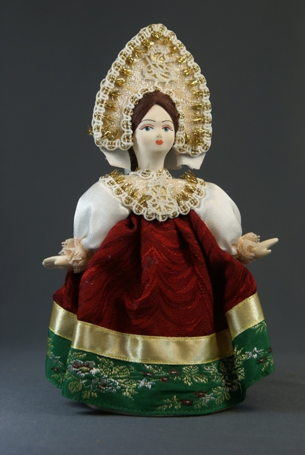 Кукла Плясунья.