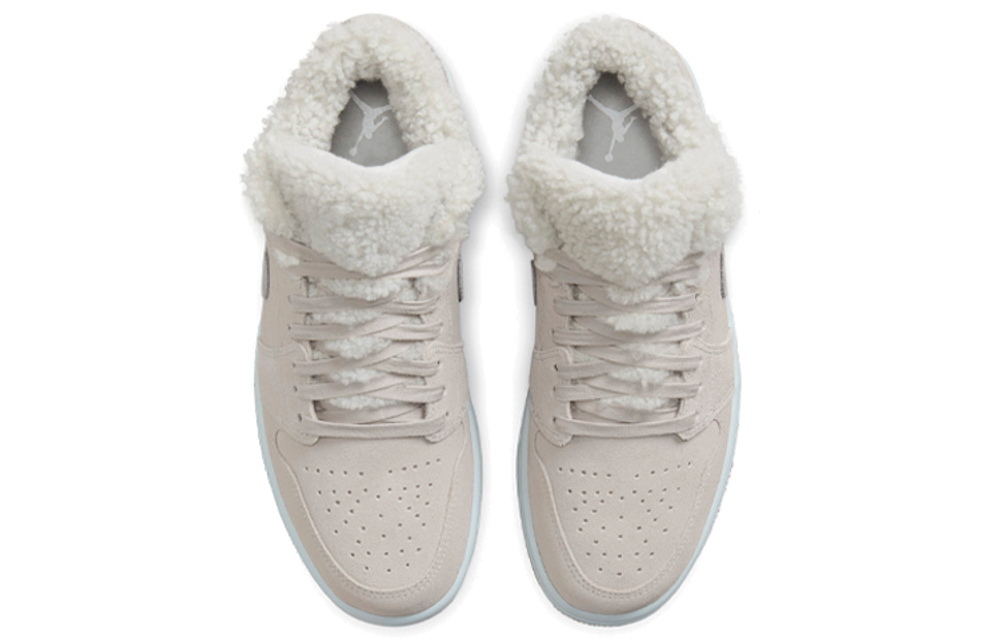 Кроссовки Jordan Air Jordan 1 Low "Sherpa Fleece" (Женская размерная сетка)