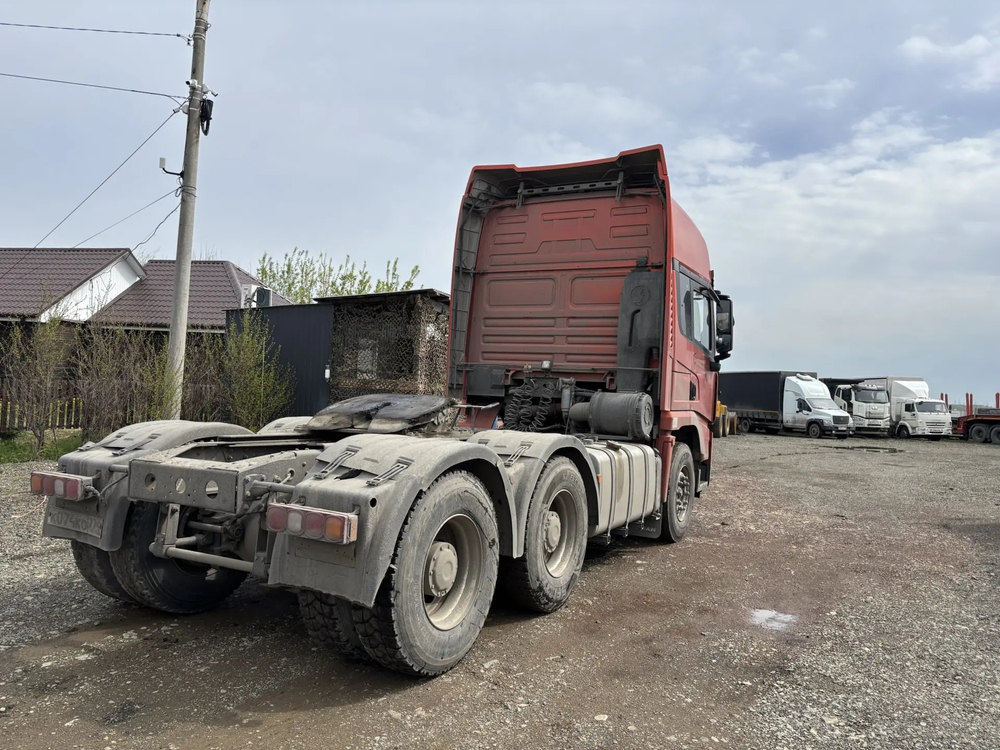 Shacman (Shaanxi) SX* 6x4 Седельный тягач SX42584V324 (Дизельный, 11,6 л, 423 л.с., МТ)