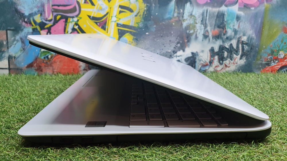 Ноутбук Sony Pentium/4Gb/GT 740M 1Gb