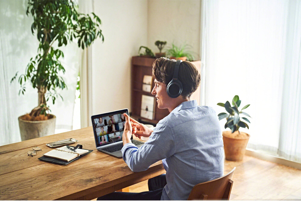 Беспроводные наушники с шумоподавлением Sony WH-1000XM4, Black | Черный