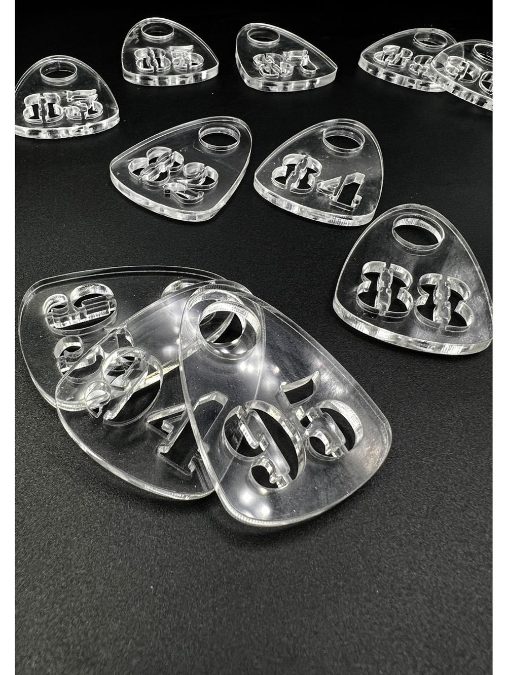 Номерки для гардероба прорезные