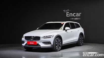 Volvo V60 Cross Country 2 Generation B5 Pro AWD (12.2021)
