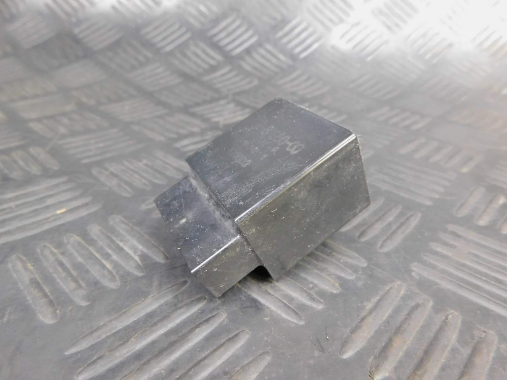 Реле топливного насоса Yamaha TDM850 RN03J 2001