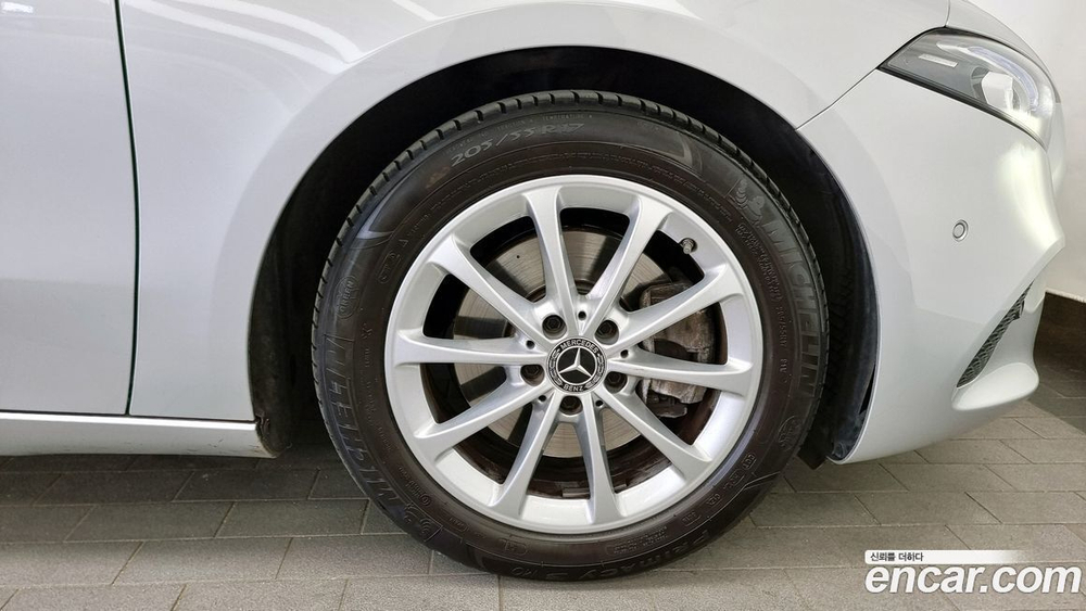 Mercedes-Benz A-Class W177 A220 Hatchback (03.2020)