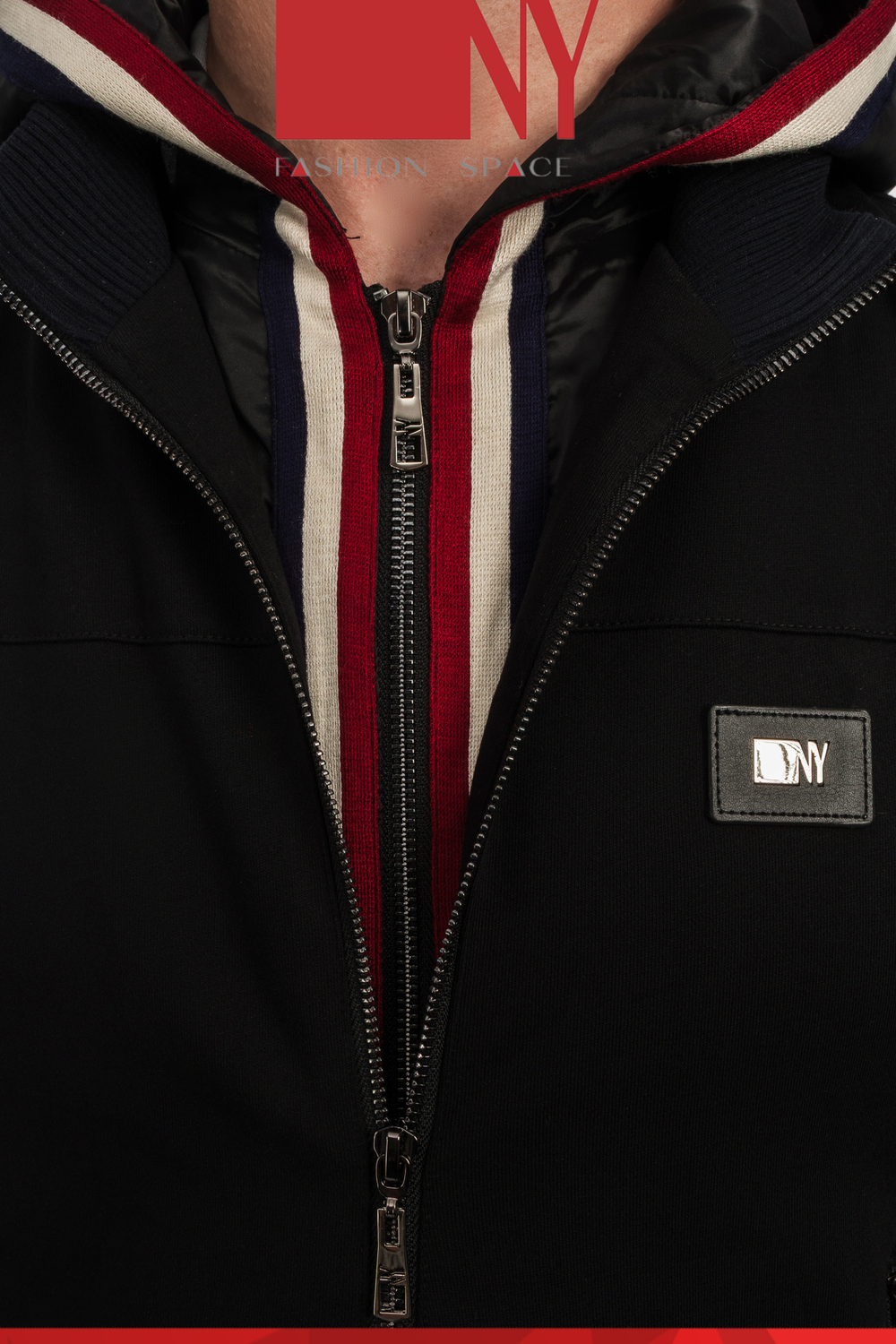 Спортивный костюм с капюшоном