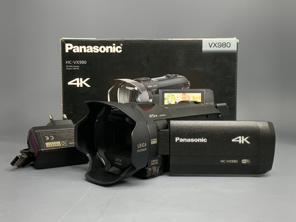 Видеокамера Panasonic Vx980