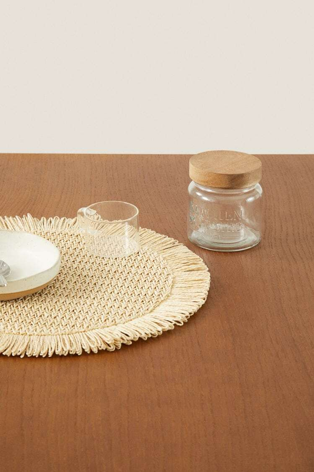 ZARA HOME БУМАЖНАЯ САЛФЕТКА С БАХРОМОЙ, СВЕТЛО-БЕЖЕВЫЙ