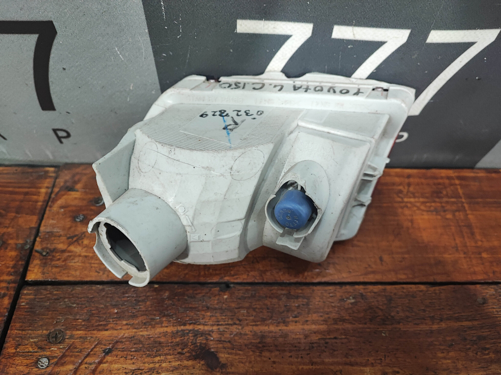 ПТФ задний правый Toyota Land Cruiser Prado 150 09-17 Б/У Оригинал 8158160240