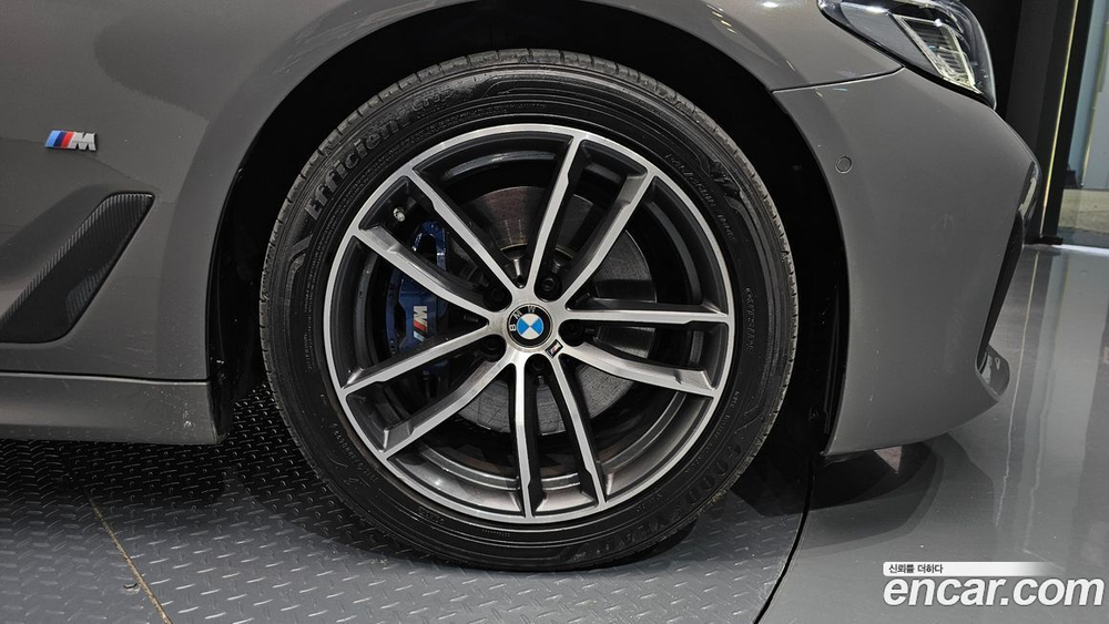 BMW 5 Series (G30) 523d M Sports (04.2021)