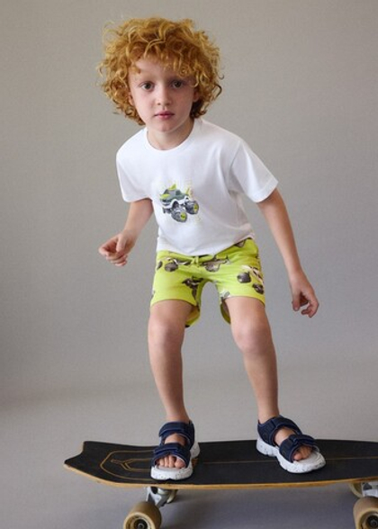 футболка с шортами