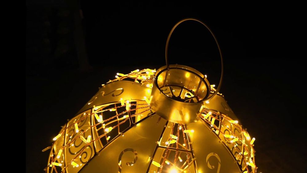 Светодиодная конструкция "Золотой шар"