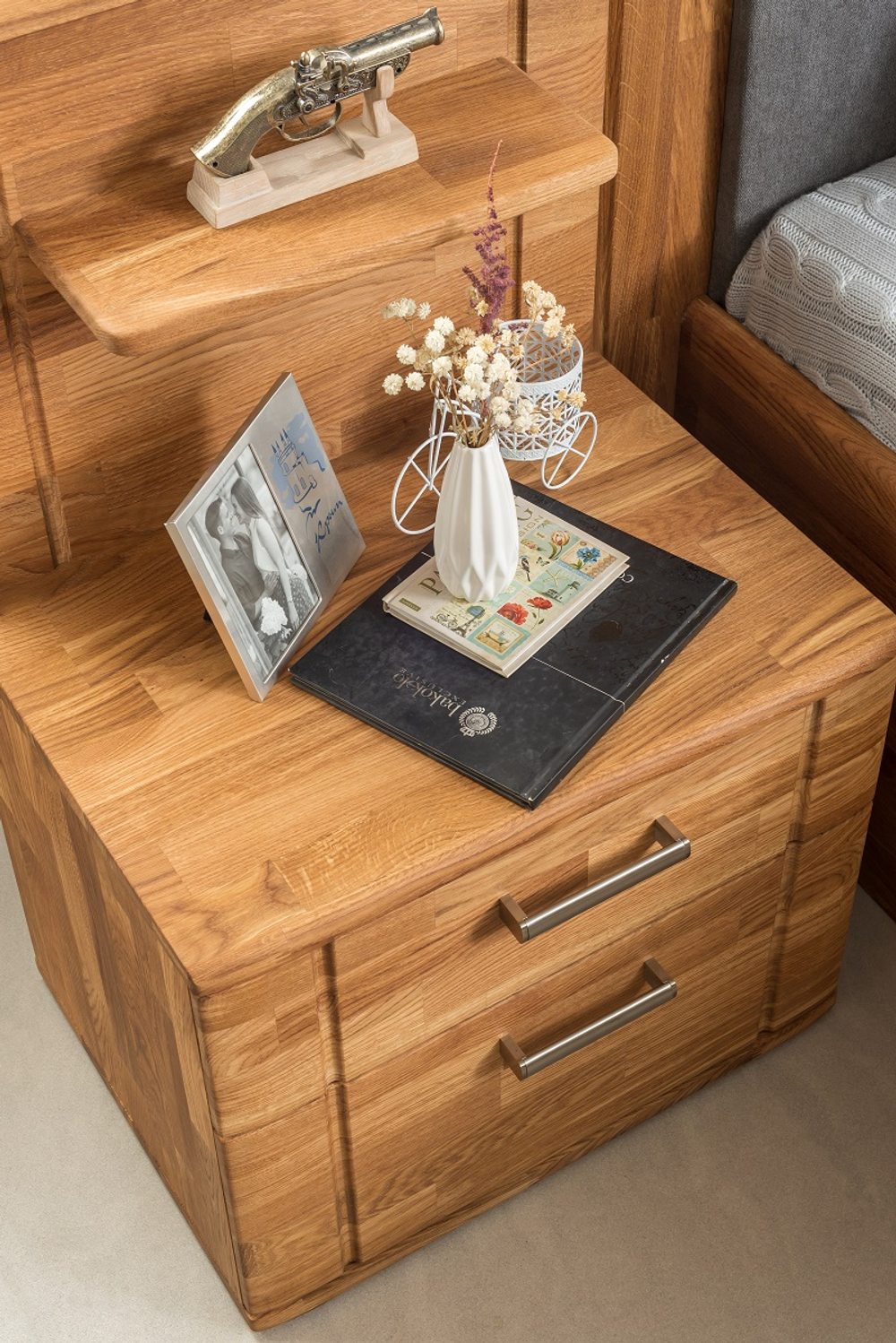 Тумба прикроватная из массива дуба Follina