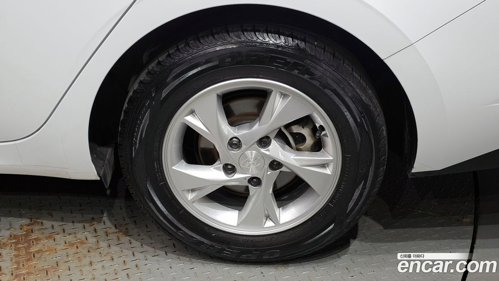Hyundai Avante (CN7) 1.6 (05.2020)