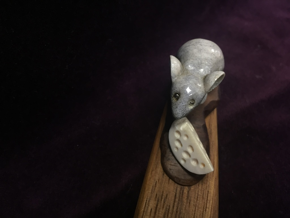 Кот и мышь, миниатюра, резная кость